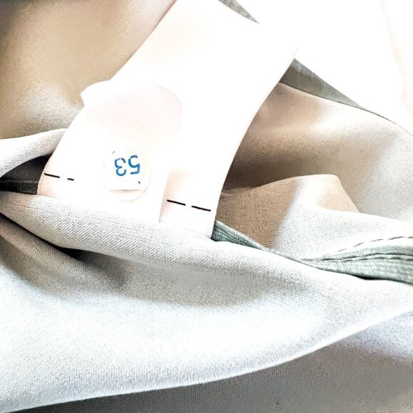 Athleta Urbanite Printed Top  Size Large- NWOT -print: Denali Minimalistic Grey - Picture 13 of 13